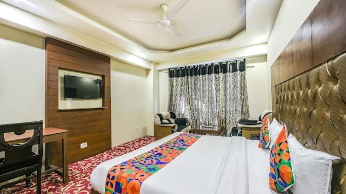 Hotel Neelam Manali Near Volvo Bus Stand Manali ภายนอก รูปภาพ