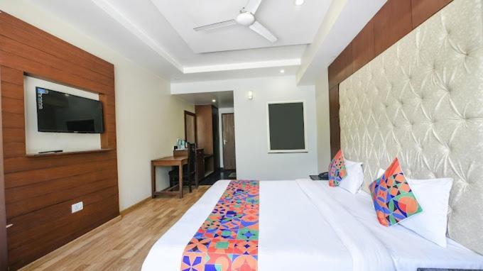 Hotel Neelam Manali Near Volvo Bus Stand Manali ภายนอก รูปภาพ