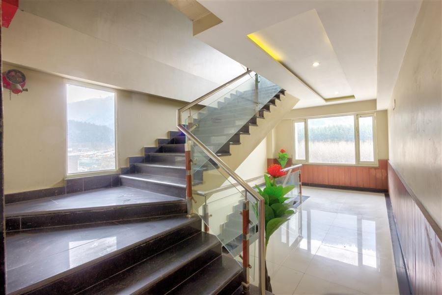 Hotel Neelam Manali Near Volvo Bus Stand Manali ภายนอก รูปภาพ
